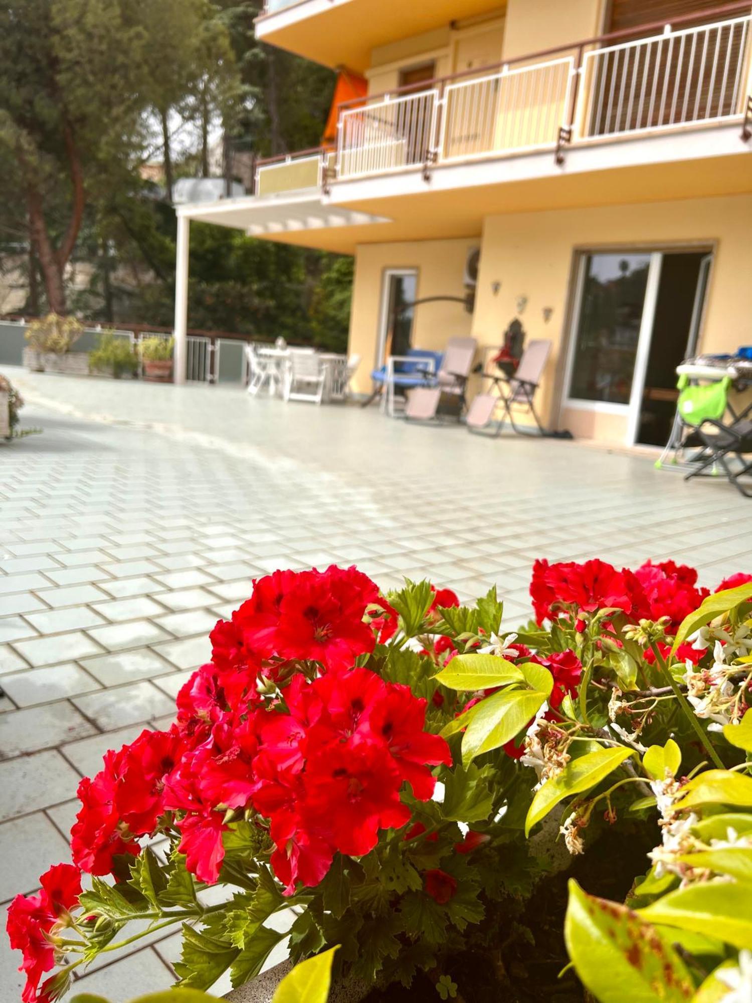 Sanremo Apartment Free Parking And Air Conditioner Exterior photo
